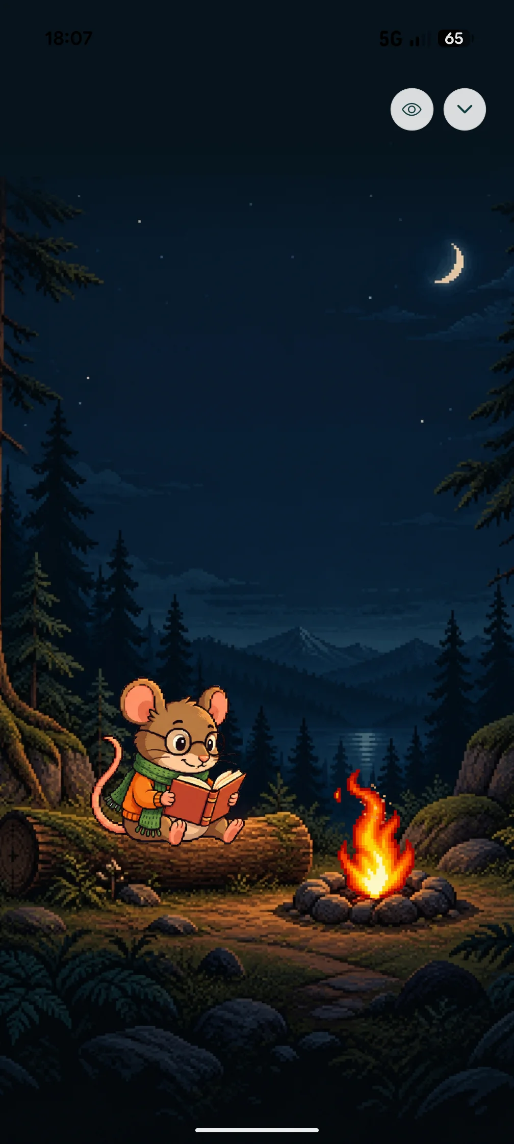 Niblio leyendo junto a una fogata en un bosque de noche